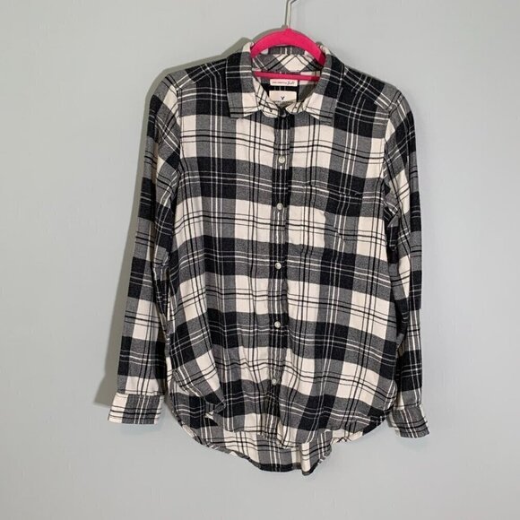 American Eagle black white plaid collared long sleeve button front shirt - Picture 1 of 10